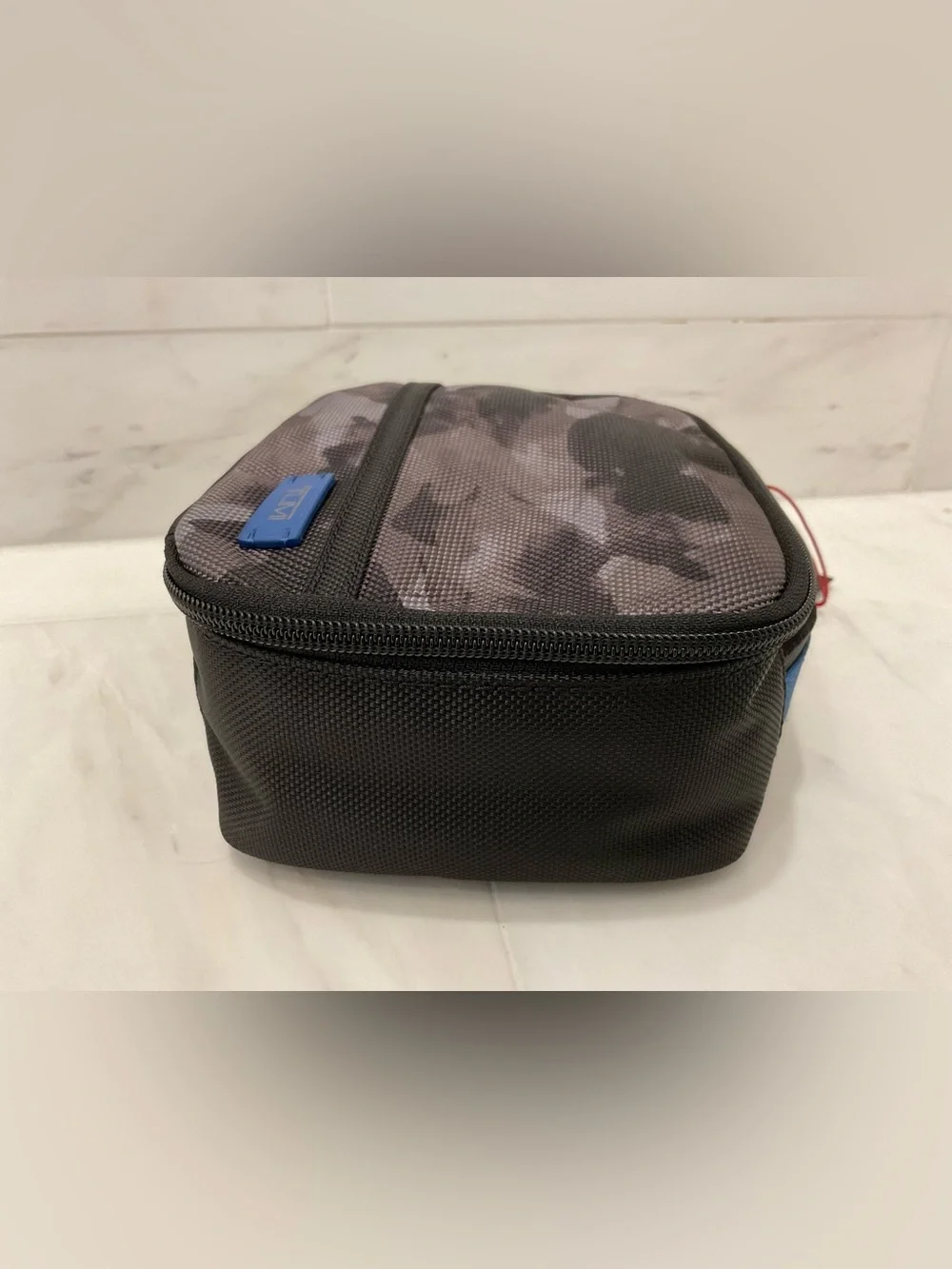 NEW TUMI Zippered CUBE TRAVEL POUCH - Cosmetic Bag - MOUNTAIN CAMO